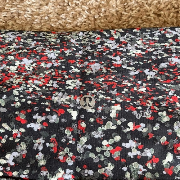 Lululemon•Wunder Under High Rise Crop 23”•Scallop•Luxtreme•Water Blossom Multi - Picture 9 of 9